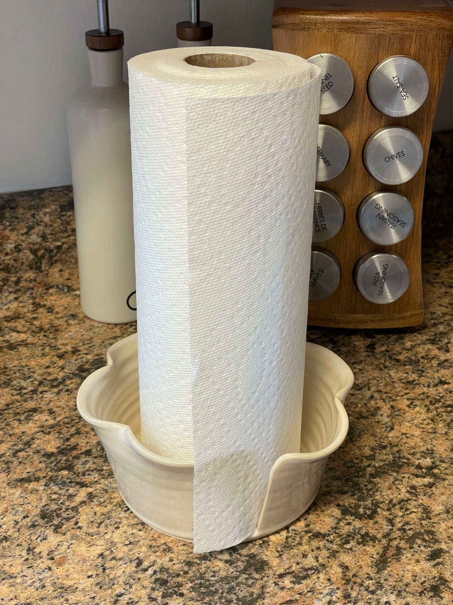 Eggshell Ruffled Paper Towel Holder