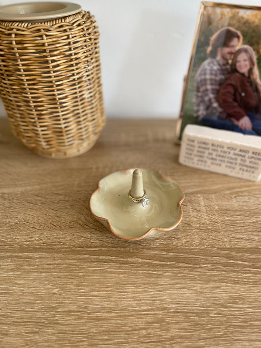 Olive Drift Ruffle Ceramic Ring Dish