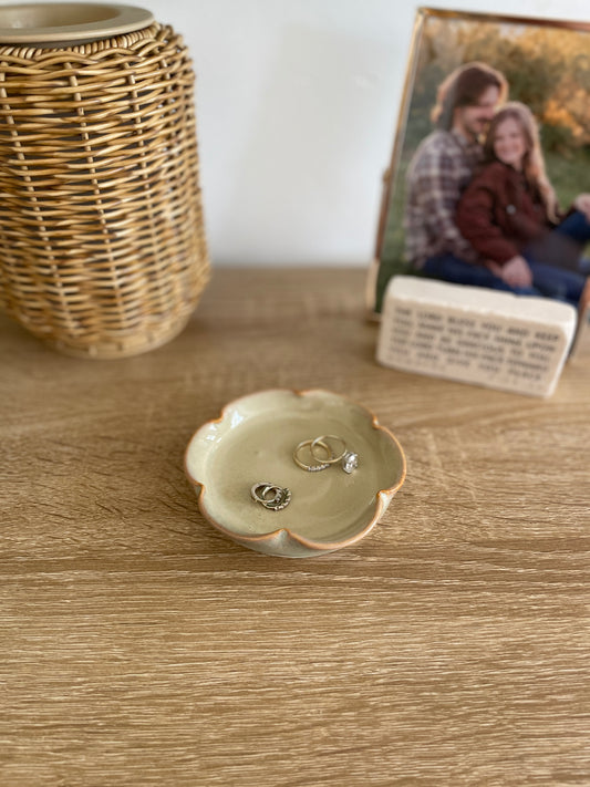 Olive Drift Ruffle Ceramic Accessory Dish