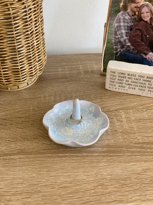 Glacial Mist Ruffle Ceramic Ring Dish