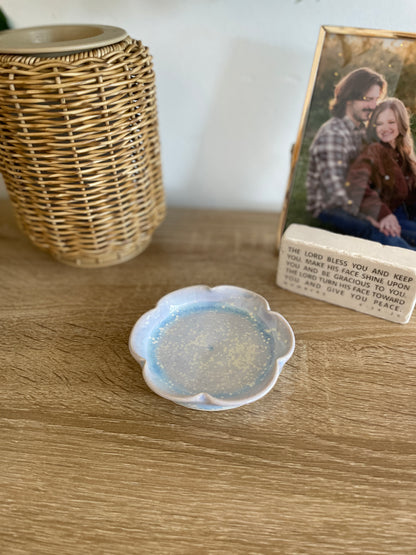 Glacial Mist Ruffle Ceramic Accessory Dish
