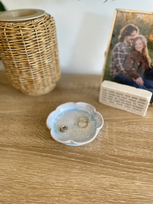Glacial Mist Ruffle Ceramic Accessory Dish