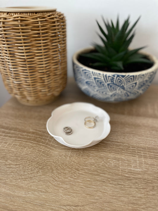 Cloud White Ruffle Ceramic Accessory Dish