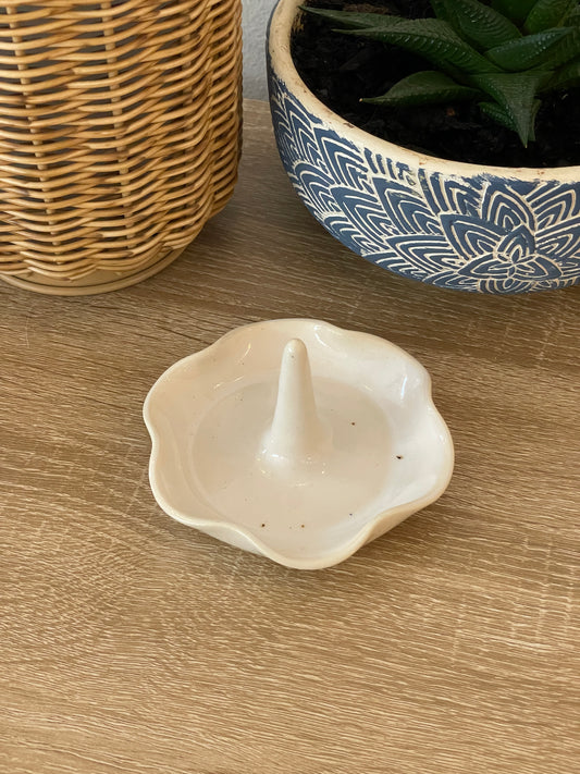 *SECOND* - Eggshell Ruffle Ceramic Ring Dish