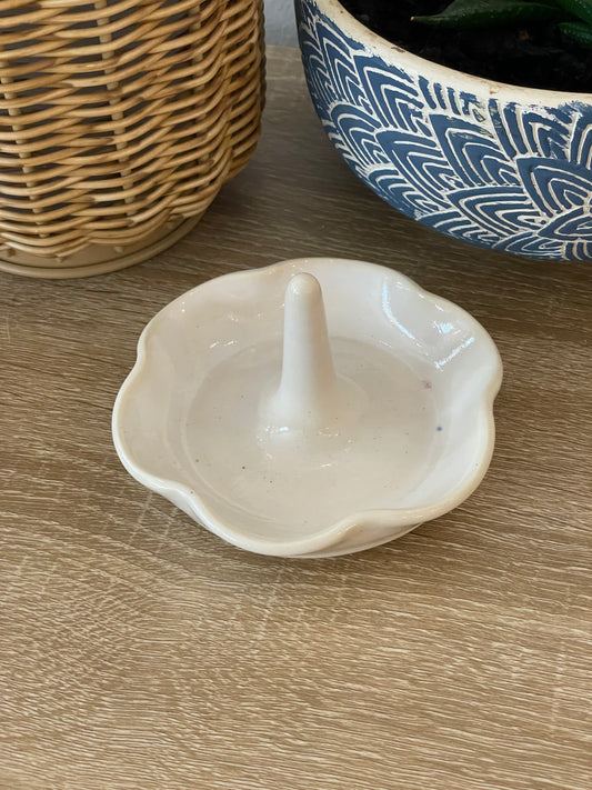 *SECOND* - Eggshell Ruffle Ceramic Ring Dish