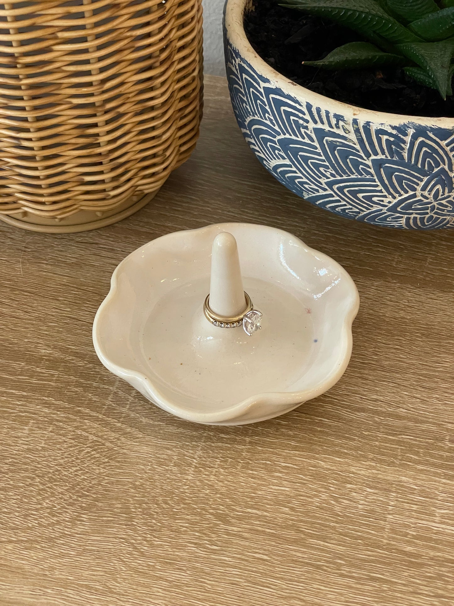*SECOND* - Eggshell Ruffle Ceramic Ring Dish