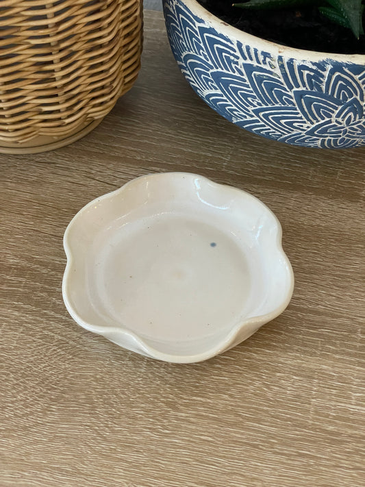 *SECOND* - Eggshell Ruffle Ceramic Accessory Dish
