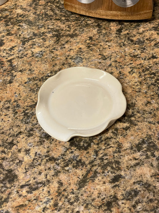 *SECOND* - Eggshell Ruffle Ceramic Spoon Rest