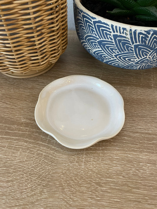 *SECOND* - Eggshell Ruffle Ceramic Accessory Dish