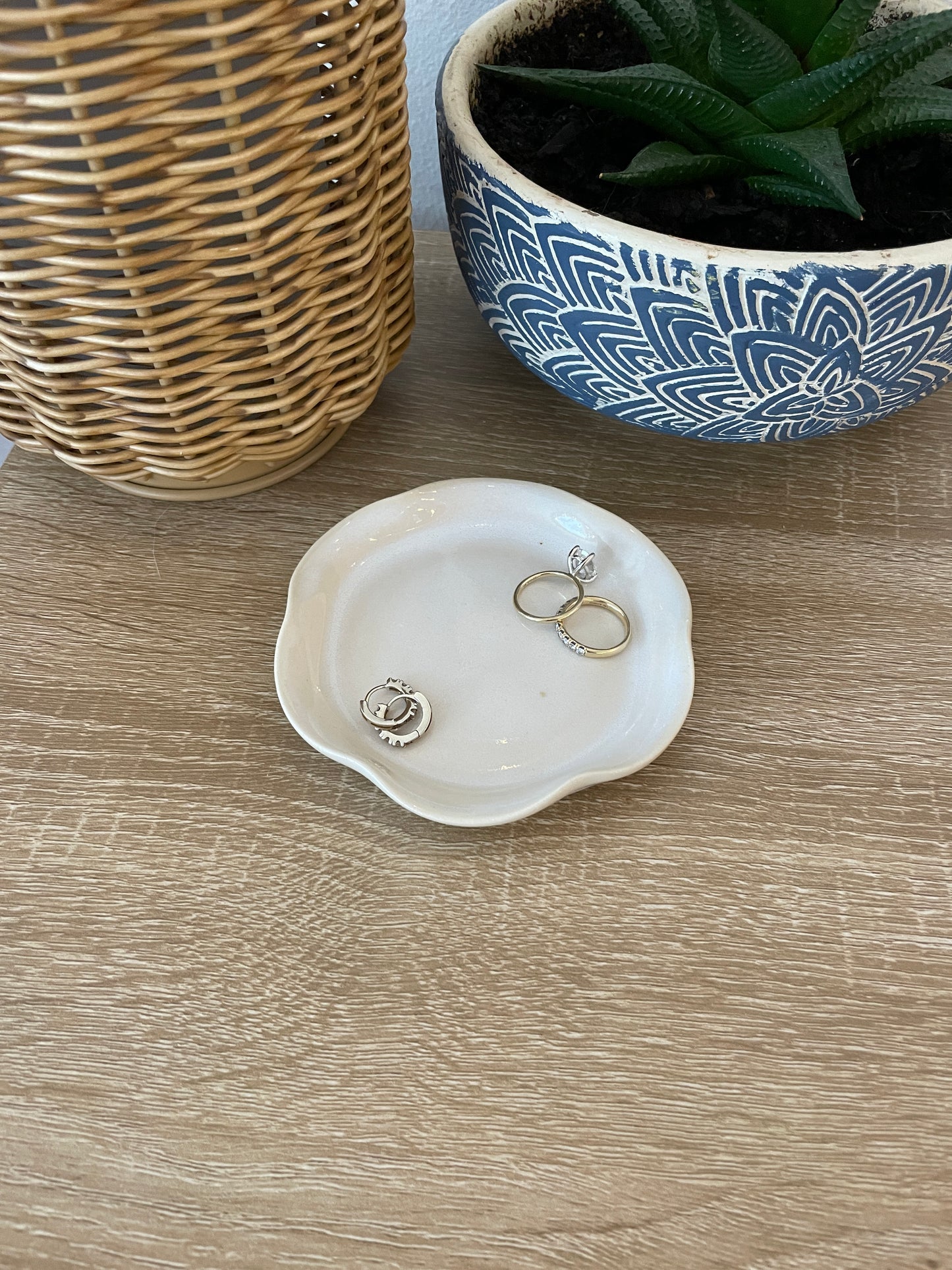 *SECOND* - Eggshell Ruffle Ceramic Accessory Dish