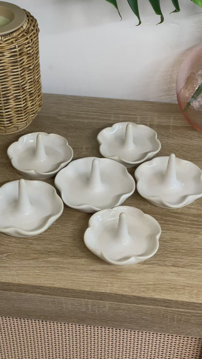 Eggshell Ruffle Ceramic Ring Dish