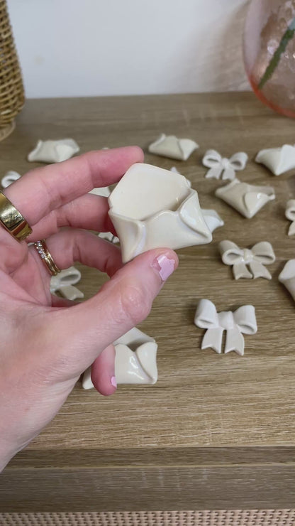 Eggshell Envelope Magnet